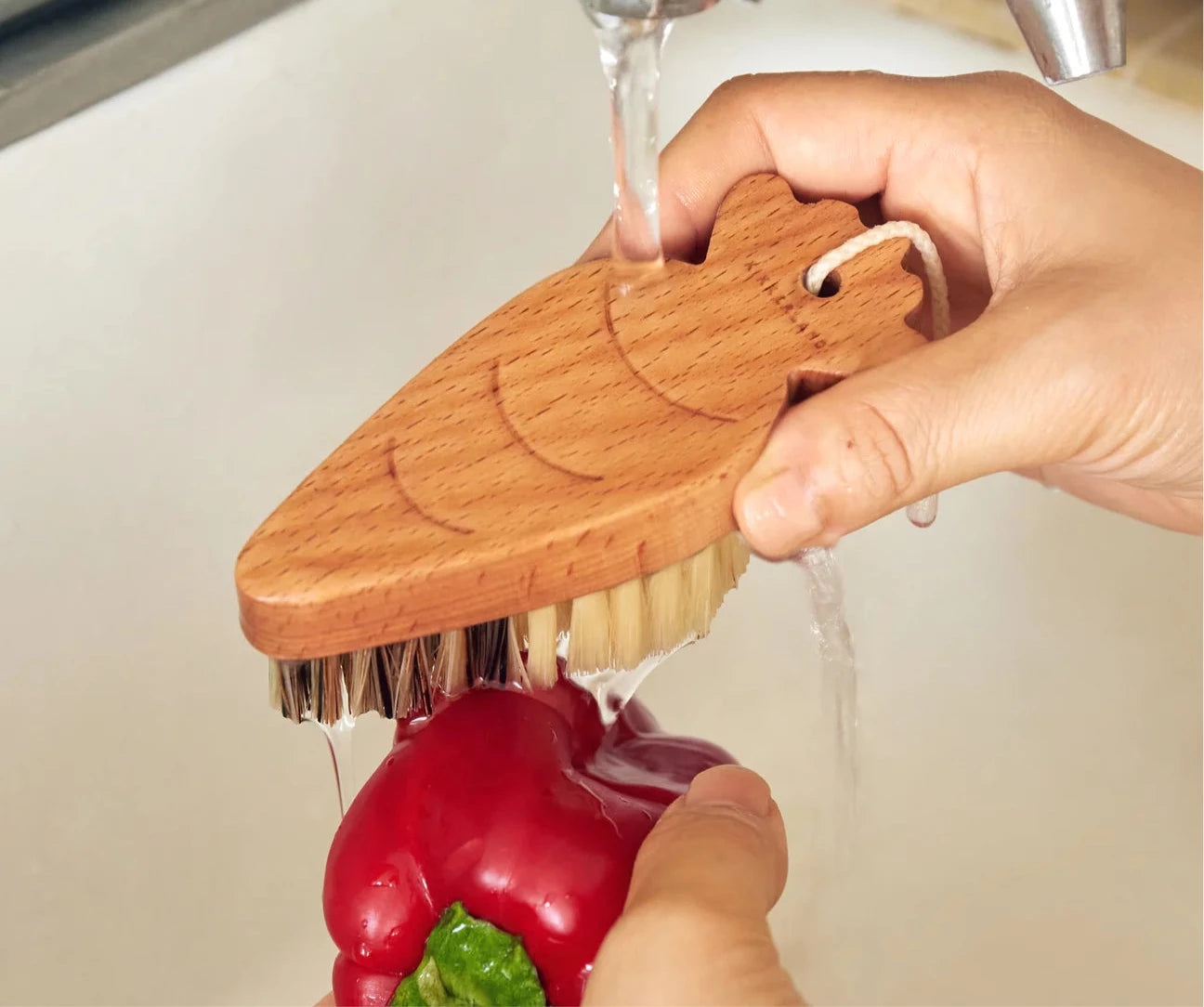 Vegetable Scrubber- Kikkerland