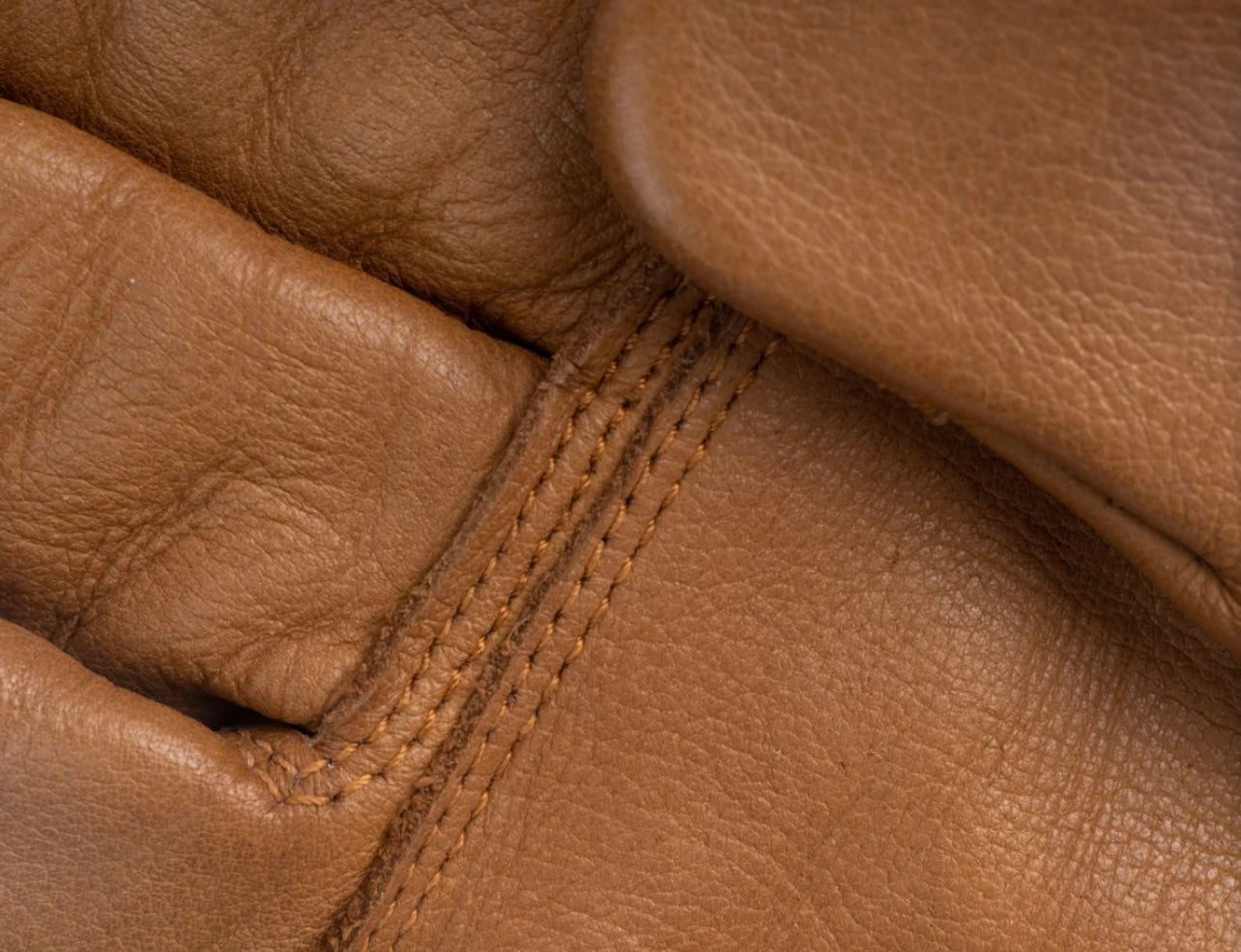 Wilderness Gloves - Wolf & Grizzly